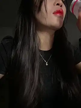 Lissa xinh09 online show from 10/18/25, 12:50