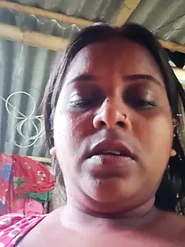 Snapshot of Hot-Show2 chatting on 10/04/25, 07:39 Hot-Show2 online show from 10/04/25, 07:39