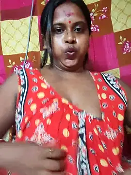 Snapshot of Hot-Show2 chatting on 10/06/25, 04:15 Hot-Show2 online show from 10/06/25, 04:15