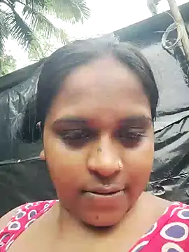 Snapshot of Hot-Show2 chatting on 10/09/25, 10:24 Hot-Show2 online show from 10/09/25, 10:24