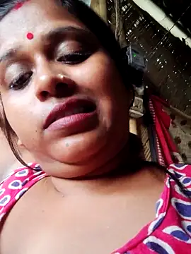 Snapshot of Hot-Show2 chatting on 10/15/25, 10:48 Hot-Show2 online show from 10/15/25, 10:48