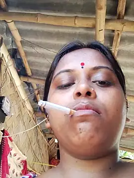 Snapshot of Hot-Show2 chatting on 10/20/25, 04:24 Hot-Show2 online show from 10/20/25, 04:24