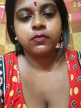 Snapshot of Hot-Show2 chatting on 10/29/25, 12:46 Hot-Show2 online show from 10/29/25, 12:46