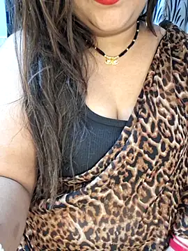 indian-hotmilfs online show from 10/04/25, 10:30