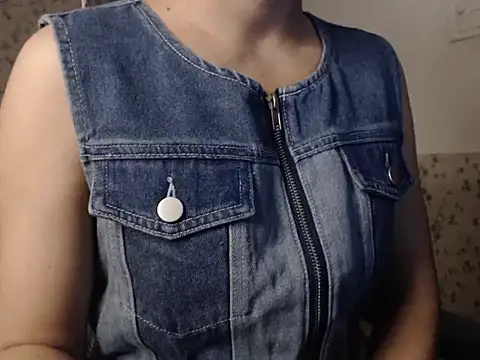 snow white123 online show from 10/28/25, 09:06