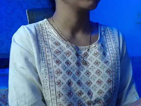 snow white123 online show from 11/08/25, 08:40