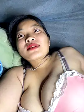 Lyrasss online show from 10/24/25, 04:53