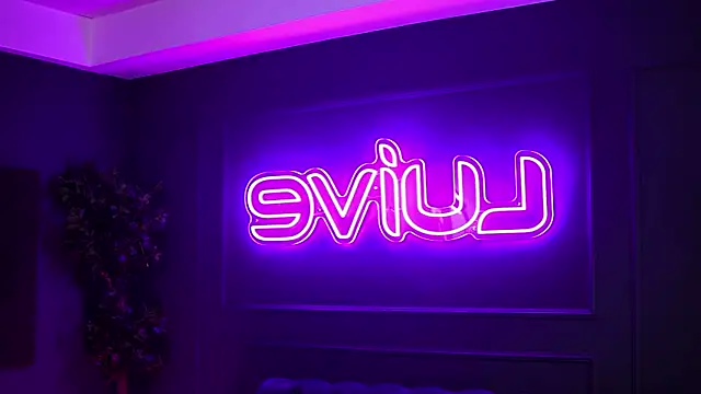 SiennaRuh online show from 10/28/25, 11:25