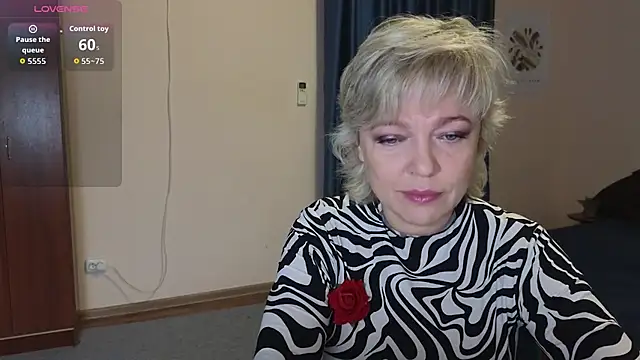 Rosette Pricky online show from 10/26/25, 02:34