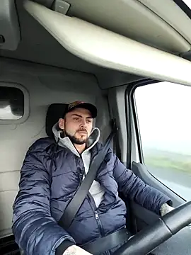 papichulo0099 online show from 12/18/25, 06:30