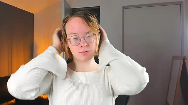 Amanda Butlerr online show from 10/04/25, 10:35