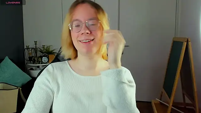 Amanda Butlerr online show from 11/23/25, 10:04