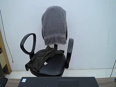  Lady- online show from 11/13/25, 12:09