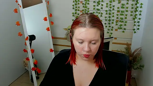 Snapshot of ScarletVixen_ chatting on 10/12/25, 06:40 ScarletVixen online show from 10/12/25, 06:40