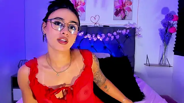 SagiraBelle online show from 04/15/26, 05:42