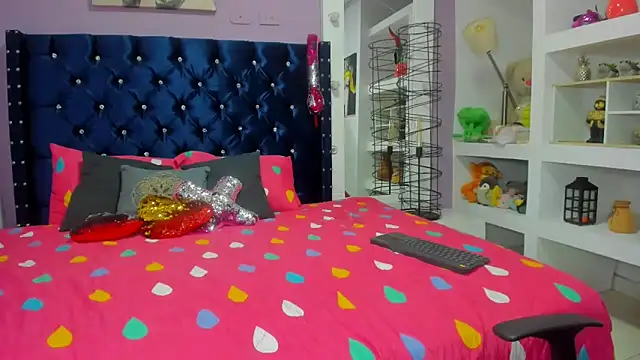 elianaa soto online show from 10/24/25, 06:37