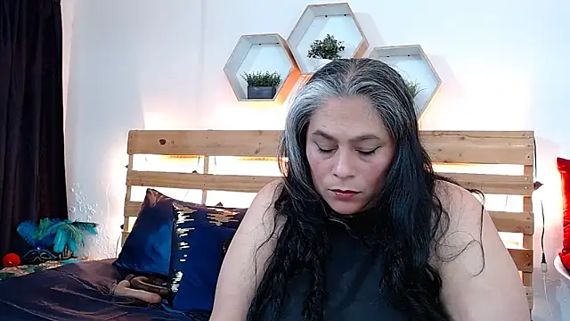 sheila reeves2772 online show from 11/07/25, 04:18