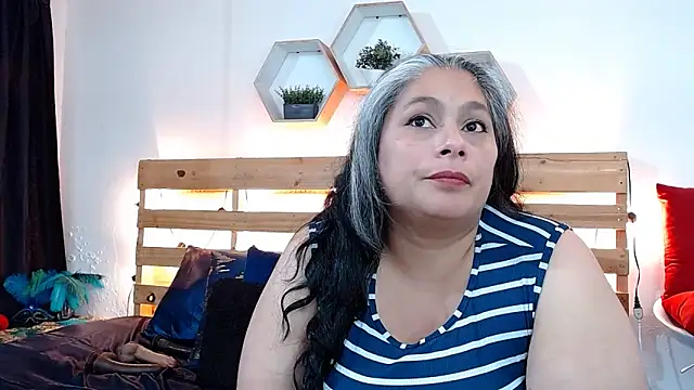 sheila reeves2772 online show from 11/28/25, 06:10