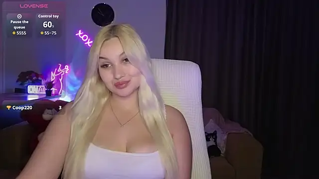 Snapshot of adrelaxina chatting on 05/28/26, 02:53 adrelaxina online show from 05/28/26, 02:53