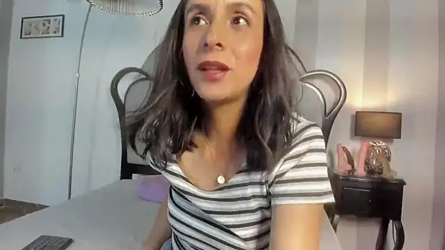 MiaAmore  online show from 04/01/26, 07:22