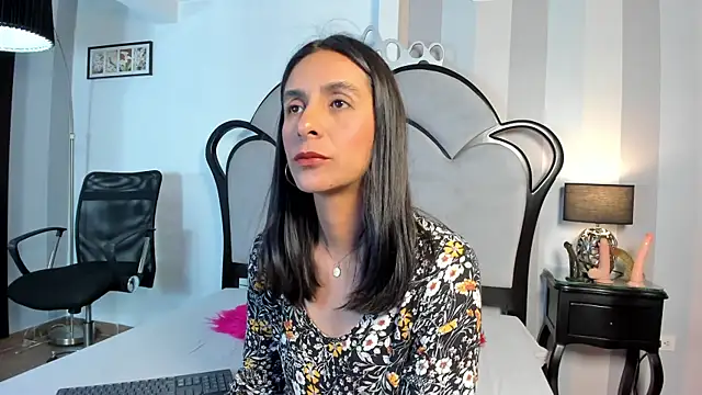 MiaAmore  online show from 07/02/26, 06:36
