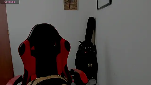 Snapshot of lilitth777 chatting on 11/08/25, 08:51 lilitth777 online show from 11/08/25, 08:51