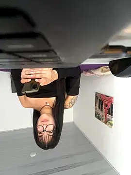 Snapshot of lilitth777 chatting on 11/18/25, 03:49 lilitth777 online show from 11/18/25, 03:49