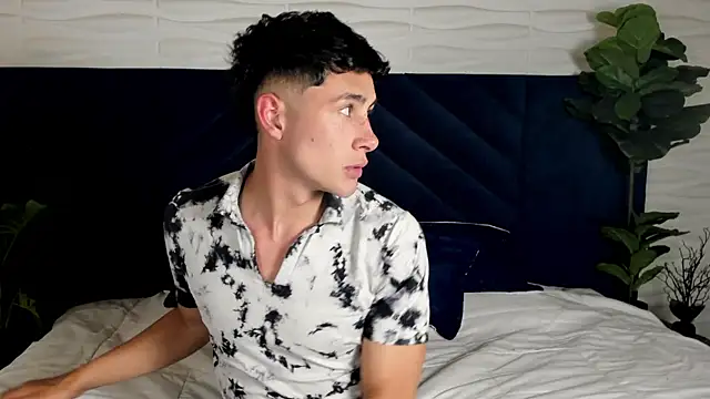 AustinJones  online show from 11/17/25, 07:41