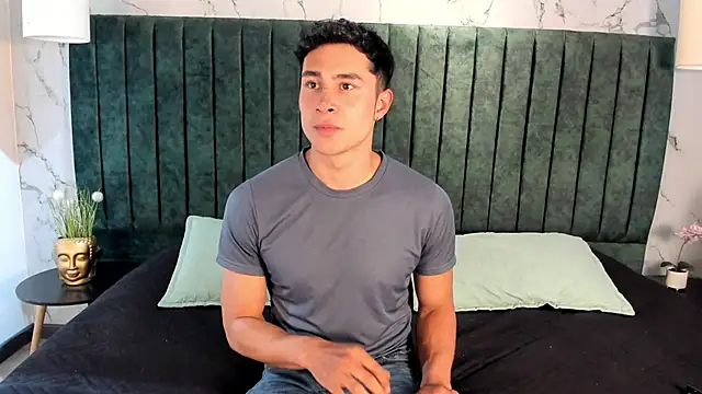 AustinJones  online show from 11/29/25, 07:28