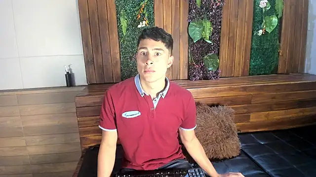 AustinJones  online show from 12/14/25, 04:12