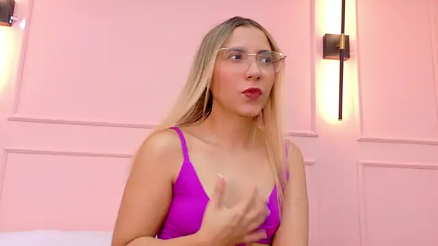 MaddieTease online show from 11/25/25, 01:00