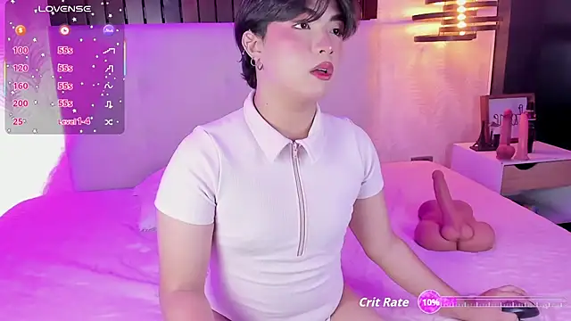 Creamy Angelo online show from 10/13/25, 08:42