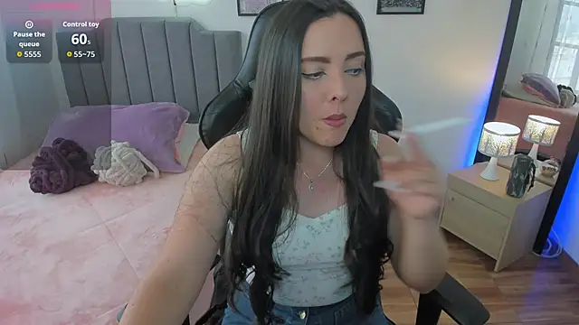 amaia monet online show from 11/12/25, 08:19