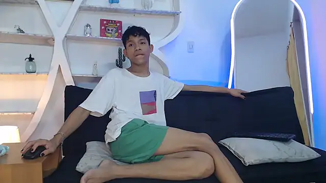 BEAUTY BOYS1 online show from 10/08/25, 11:46