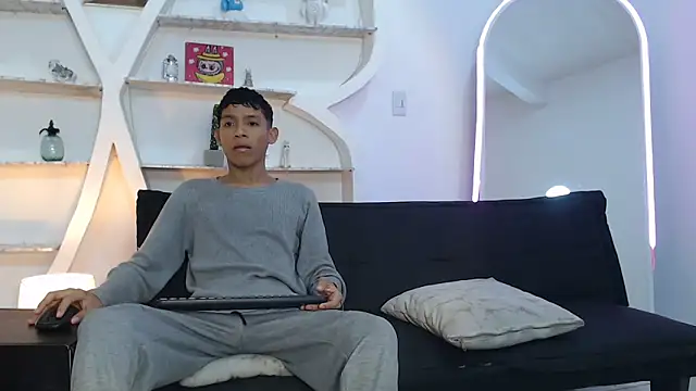 BEAUTY BOYS1 online show from 10/22/25, 07:08