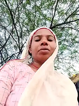 Snapshot of Rubi_sarma chatting on 09/18/25, 10:39 Rubi sarma online show from 09/18/25, 10:39