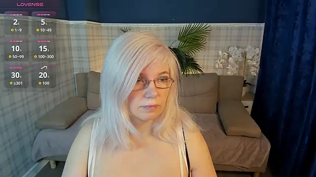 Hella Fabel online show from 12/22/25, 01:13