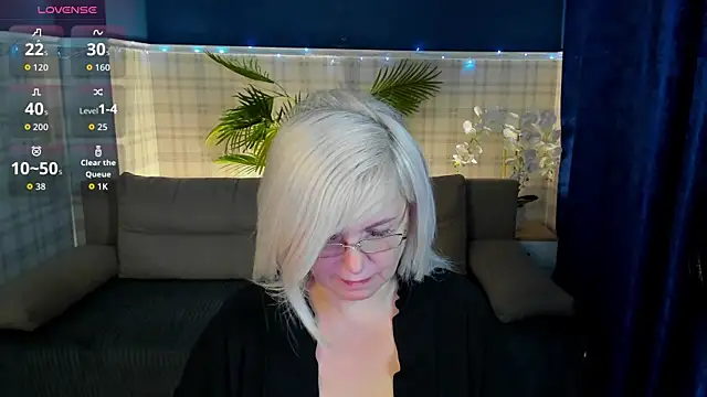 Hella Fabel online show from 01/12/26, 01:11