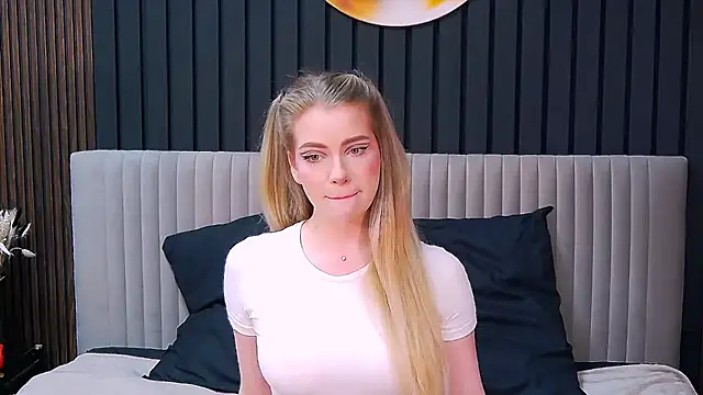 MilanaCeleste online show from 12/04/25, 05:21