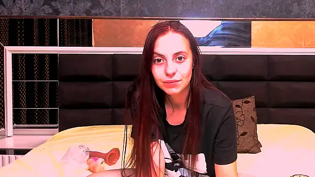 MillieTinny online show from 10/26/25, 05:52