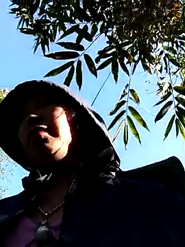  Helala  online show from 11/30/25, 07:45