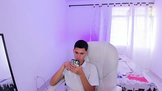 Aron Boyy online show from 09/17/25, 07:37