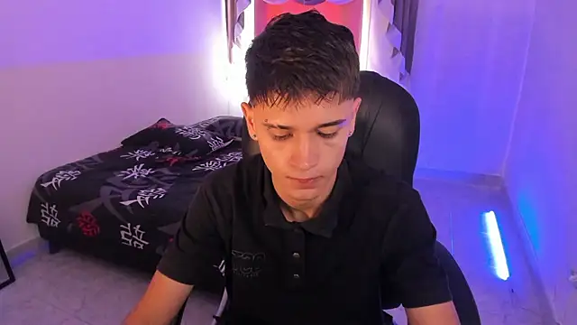 Aron Boyy online show from 12/02/25, 07:31