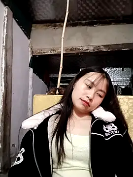 Snapshot of __Sasulq__ chatting on 10/15/25, 04:56   Sasulq   online show from 10/15/25, 04:56