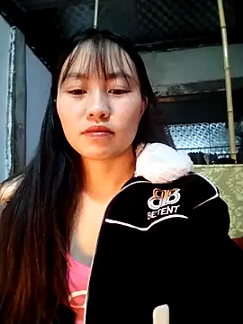 Snapshot of __Sasulq__ chatting on 10/18/25, 07:09   Sasulq   online show from 10/18/25, 07:09