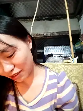 Snapshot of __Sasulq__ chatting on 10/22/25, 11:43   Sasulq   online show from 10/22/25, 11:43