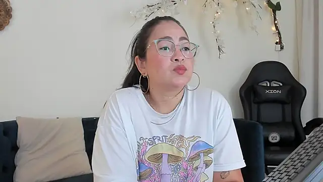 alissonbronw     online show from 01/05/26, 07:17