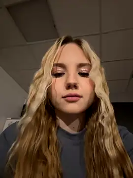 Sky Cutie online show from 09/13/25, 04:45