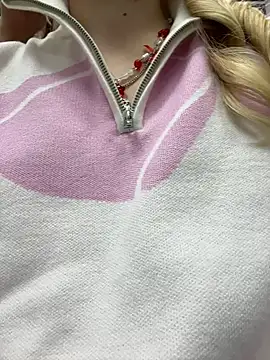 Sky Cutie online show from 10/20/25, 04:24