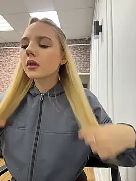 Sky Cutie online show from 11/08/25, 04:23